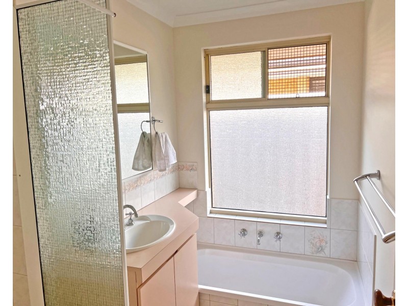 10 Folland Parade, Atwell WA 6164