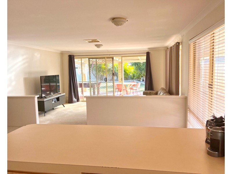 10 Folland Parade, Atwell WA 6164