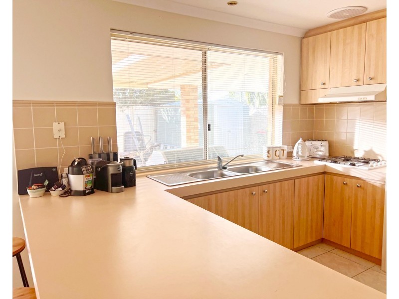 10 Folland Parade, Atwell WA 6164