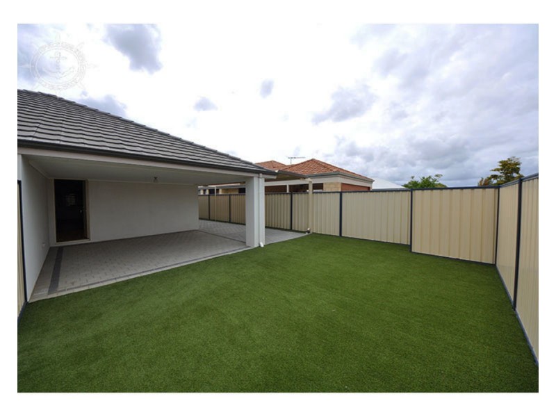 297 Wentworth Parade, Success WA 6164