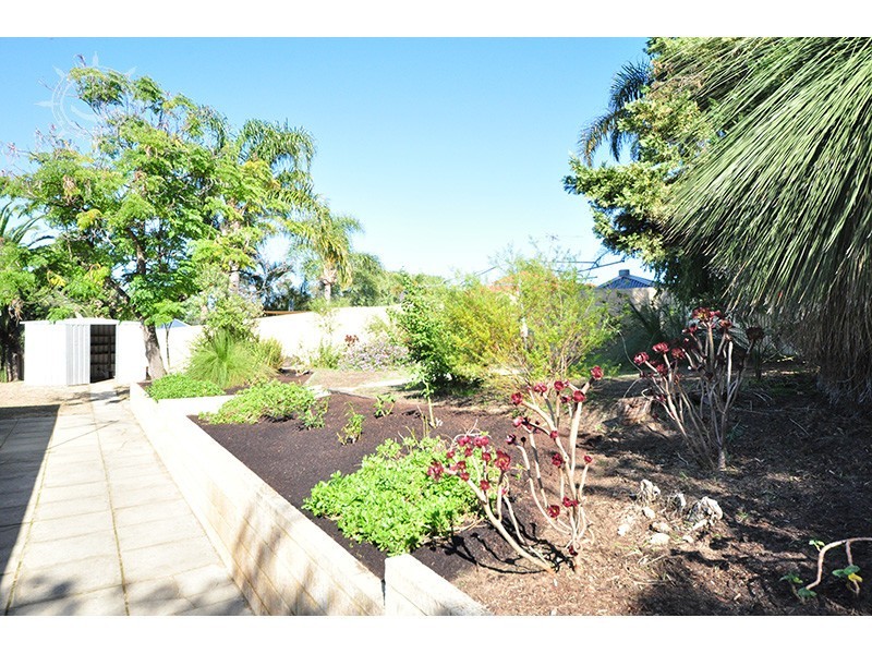 15 Tait Place, Coolbellup WA 6163