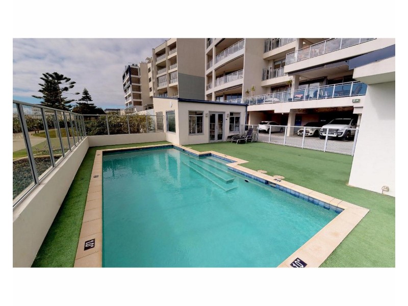 25/52 ROLLINSON Road, North Coogee WA 6163