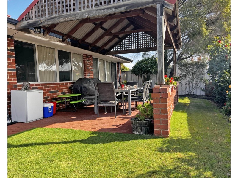 5 Cherniss Court, Success WA 6164