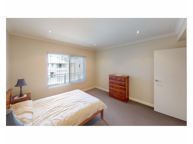 25/52 ROLLINSON Road, North Coogee WA 6163