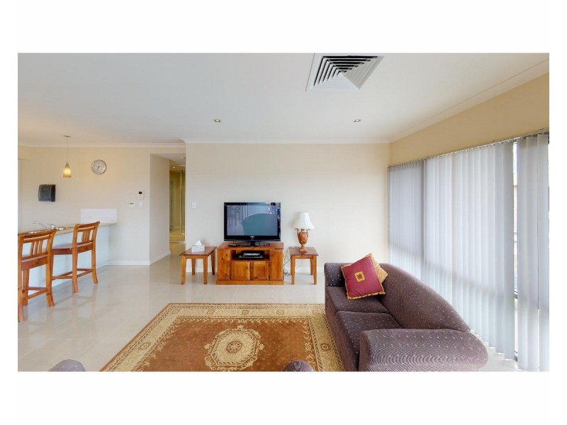 25/52 ROLLINSON Road, North Coogee WA 6163