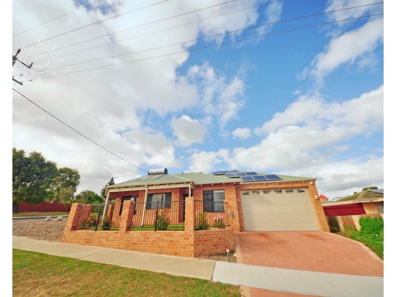 17a Michael Street, Beaconsfield WA 6162