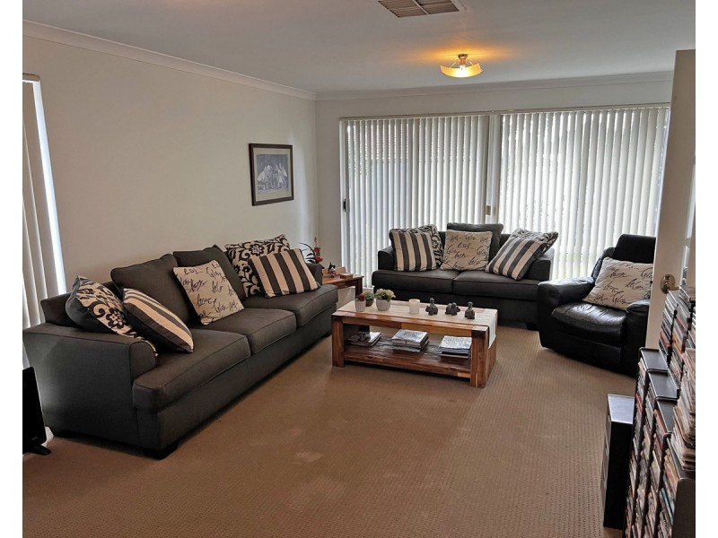 5 Cherniss Court, Success WA 6164