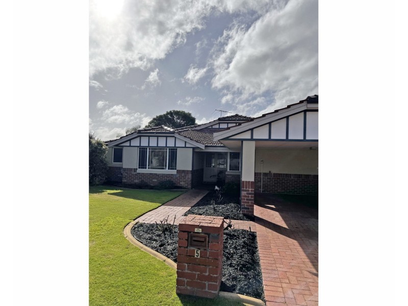 5 Cherniss Court, Success WA 6164