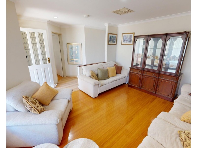 2/19 Geordie Court, Coogee WA 6166