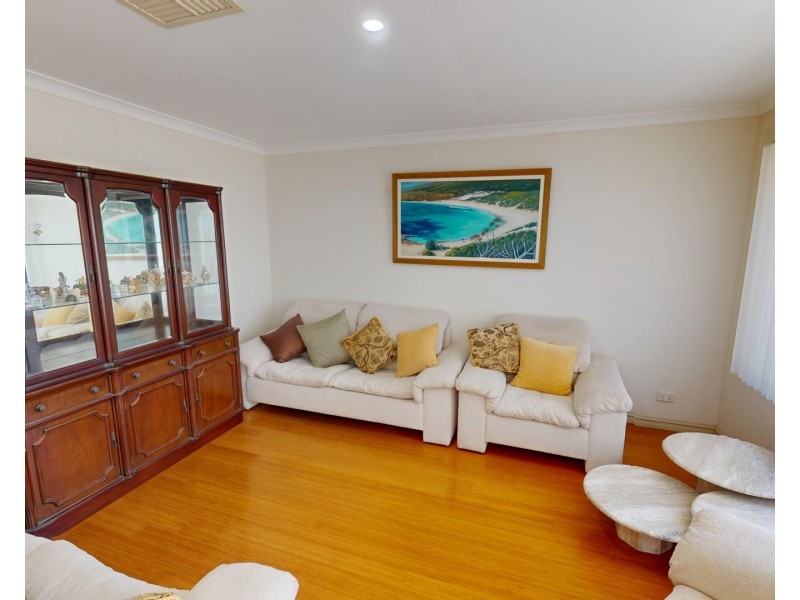 2/19 Geordie Court, Coogee WA 6166