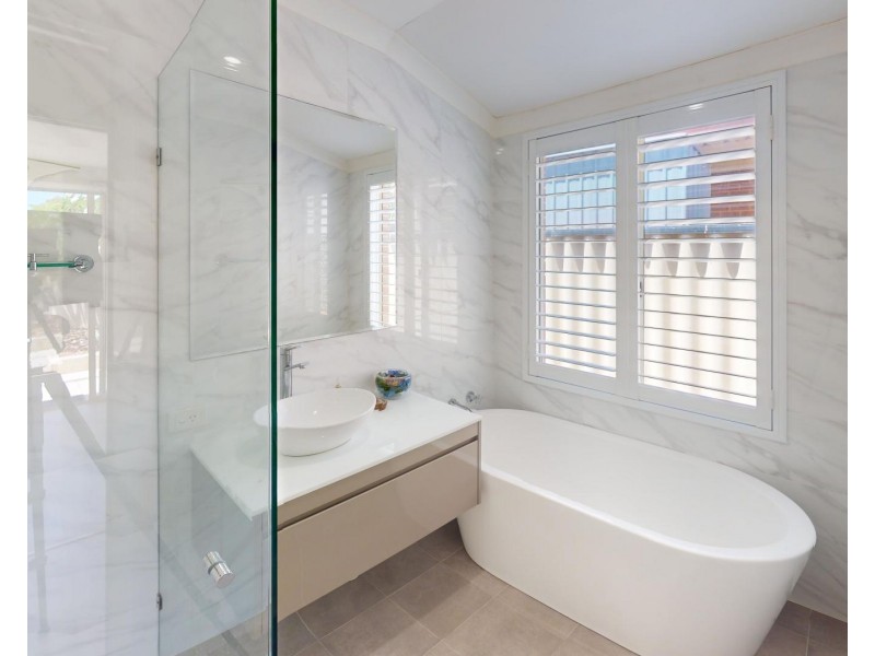 2/19 Geordie Court, Coogee WA 6166