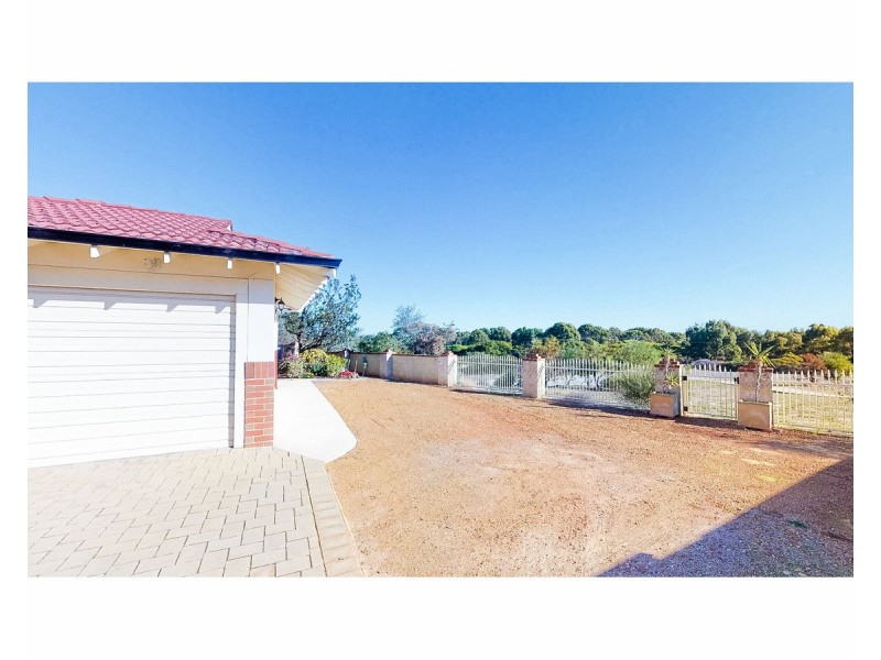 2/19 Geordie Court, Coogee WA 6166