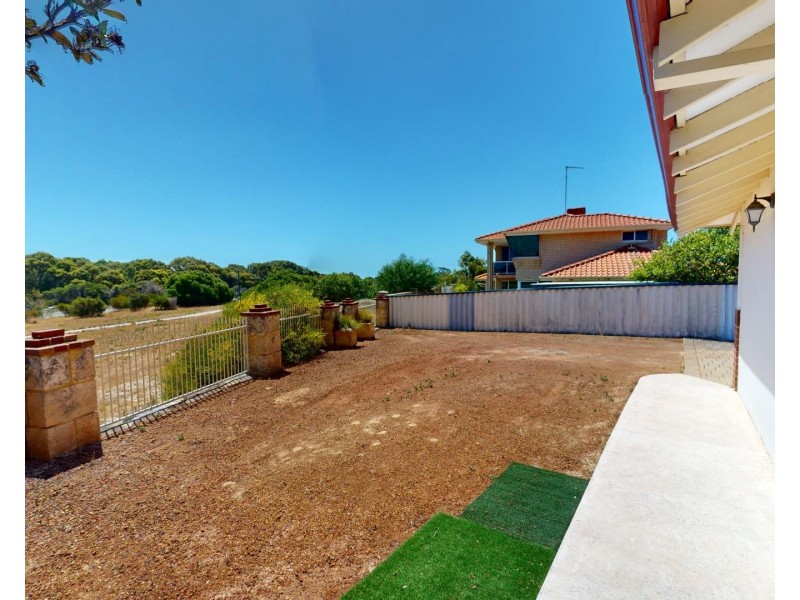 2/19 Geordie Court, Coogee WA 6166