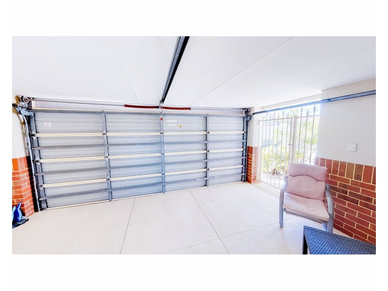 2/19 Geordie Court, Coogee WA 6166