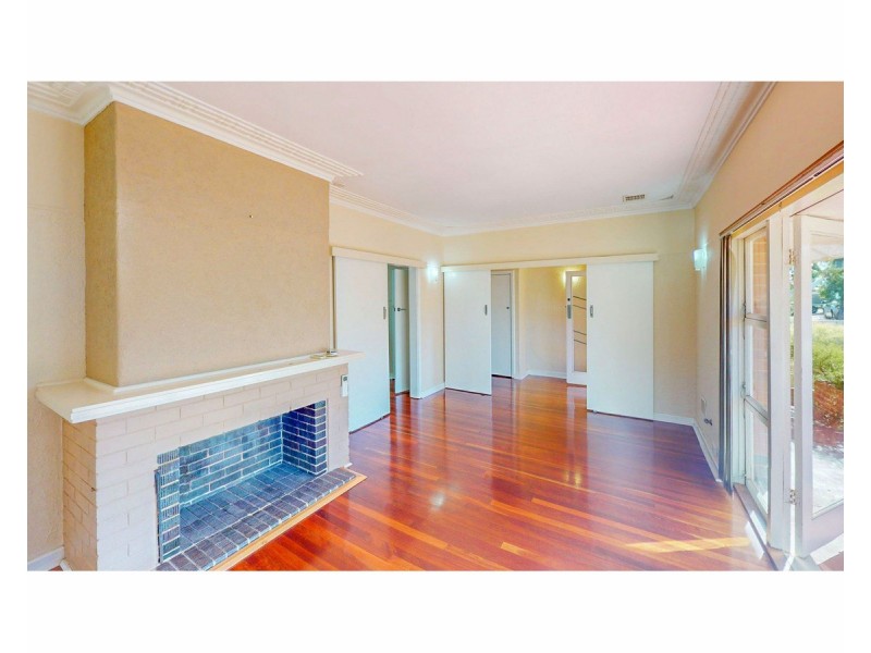 10b Woodley Crescent, Melville WA 6156