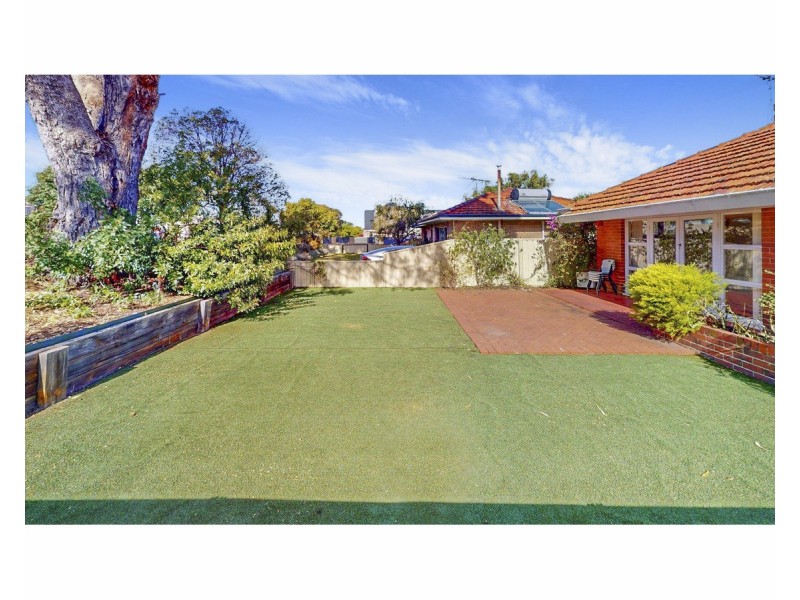 10b Woodley Crescent, Melville WA 6156