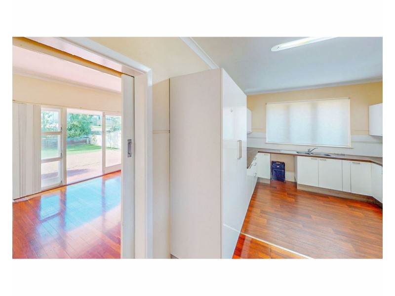 10b Woodley Crescent, Melville WA 6156