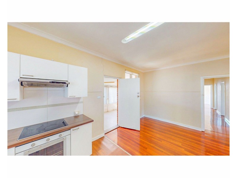 10b Woodley Crescent, Melville WA 6156