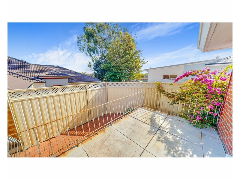 10b Woodley Crescent, Melville WA 6156