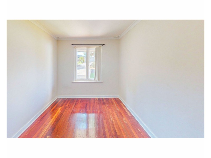 10b Woodley Crescent, Melville WA 6156