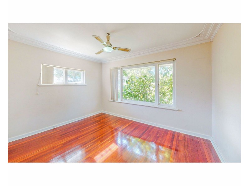 10b Woodley Crescent, Melville WA 6156