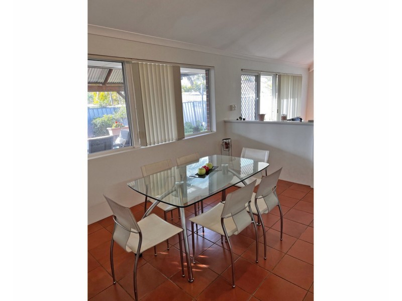 5 Cherniss Court, Success WA 6164