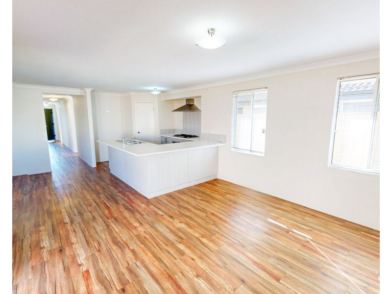 52 Gaebler Road, Hammond Park WA 6164