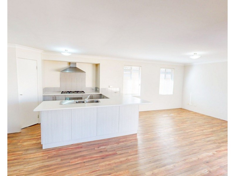 52 Gaebler Road, Hammond Park WA 6164