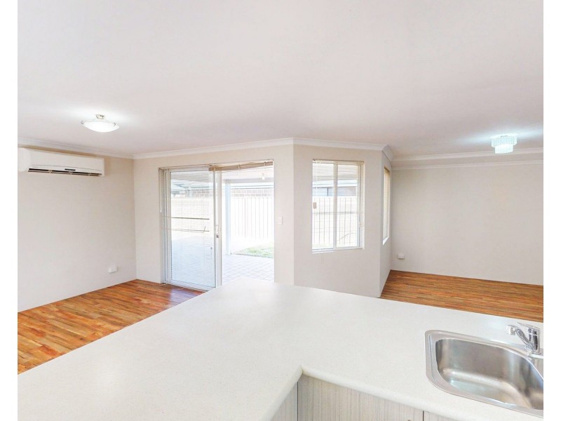 52 Gaebler Road, Hammond Park WA 6164