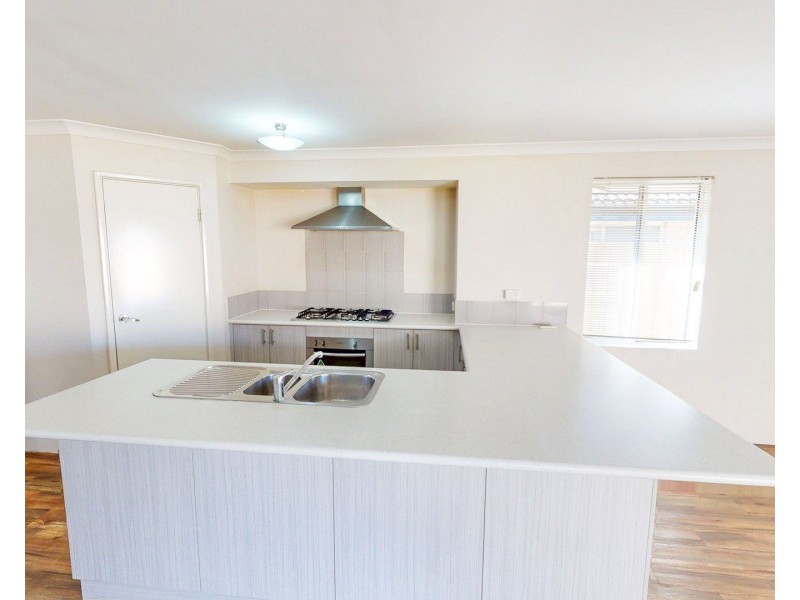 52 Gaebler Road, Hammond Park WA 6164