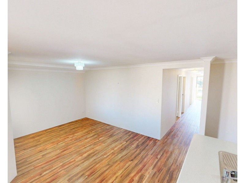 52 Gaebler Road, Hammond Park WA 6164