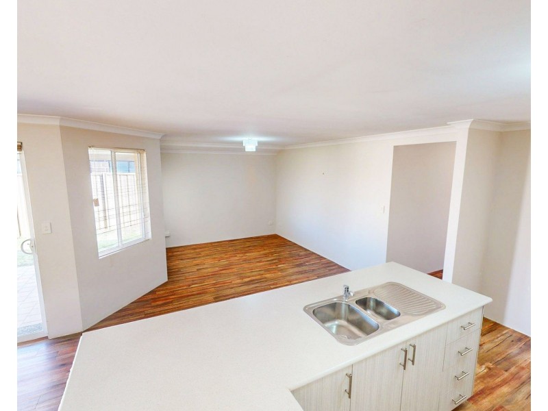 52 Gaebler Road, Hammond Park WA 6164