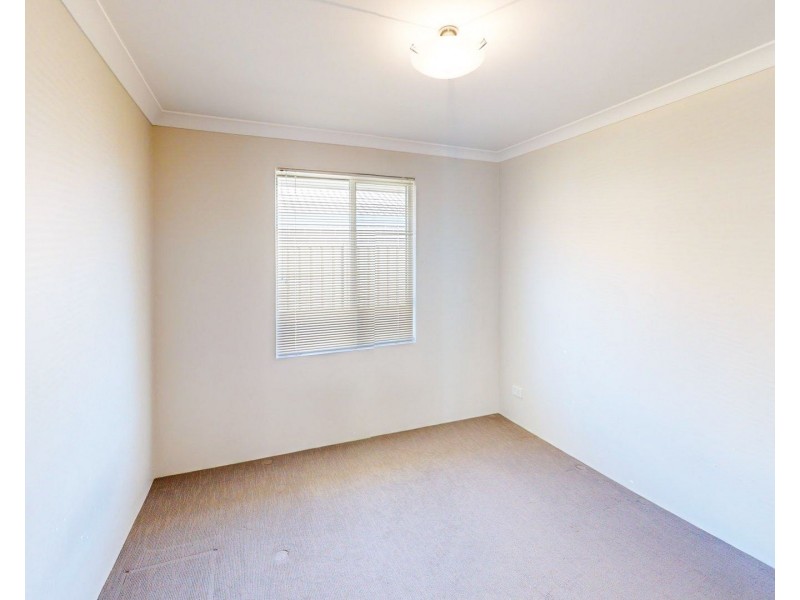 52 Gaebler Road, Hammond Park WA 6164