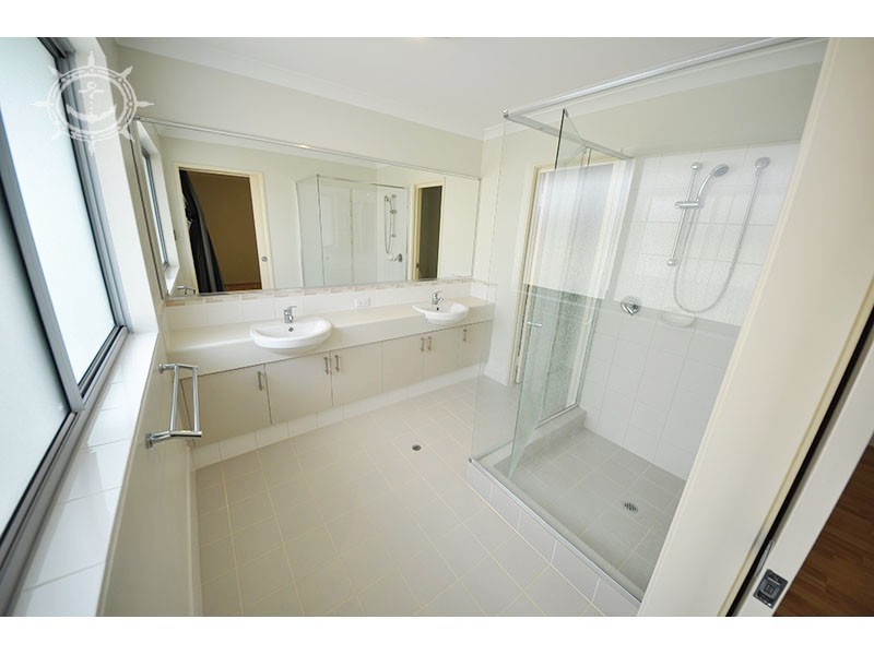 297 Wentworth Parade, Success WA 6164