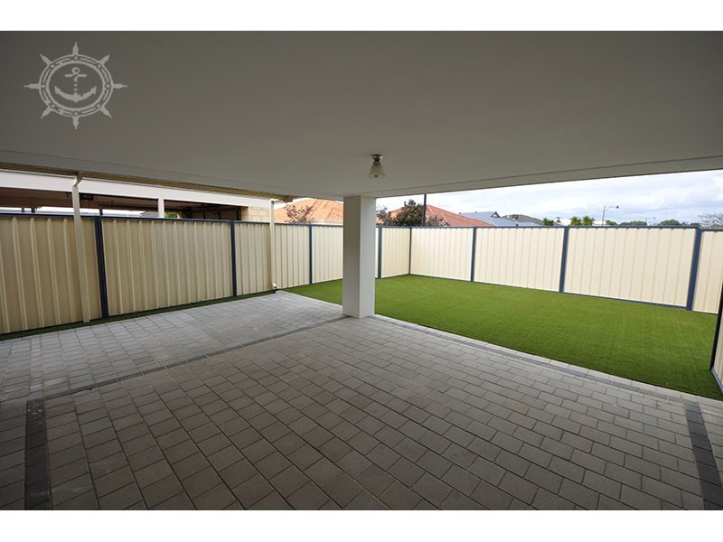 297 Wentworth Parade, Success WA 6164