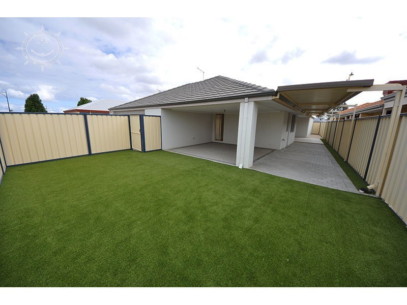 297 Wentworth Parade, Success WA 6164
