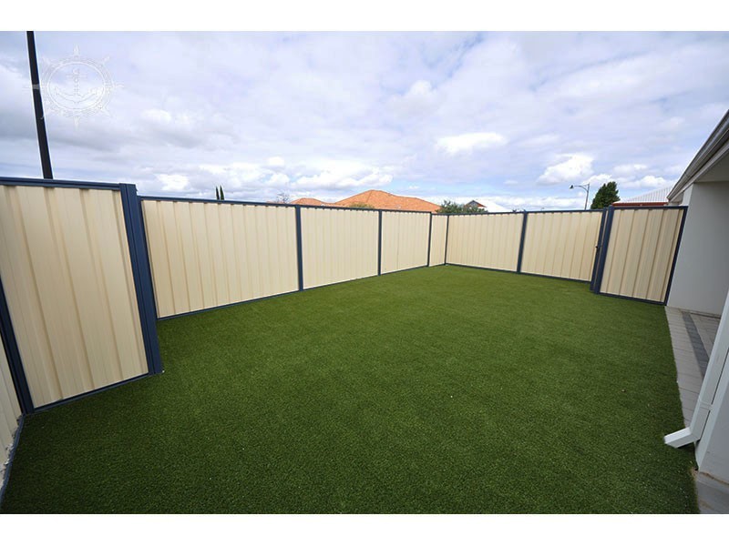 297 Wentworth Parade, Success WA 6164