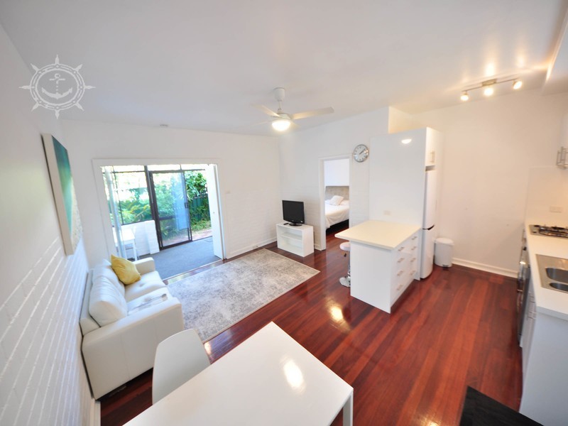 2/22 Caporn Street, Crawley WA 6009