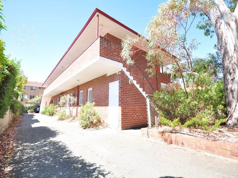 2/22 Caporn Street, Crawley WA 6009