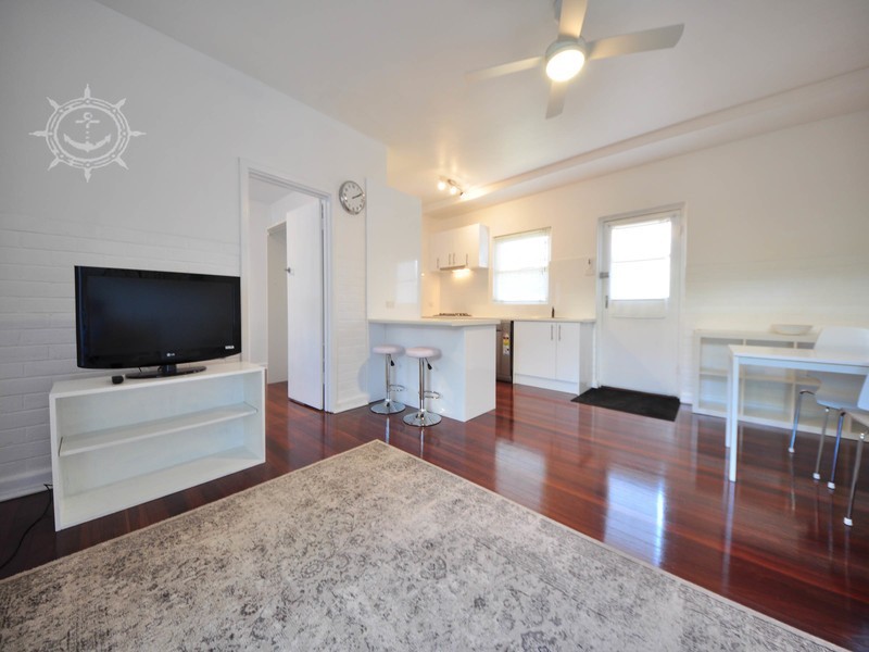 2/22 Caporn Street, Crawley WA 6009