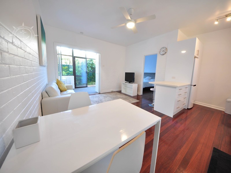 2/22 Caporn Street, Crawley WA 6009