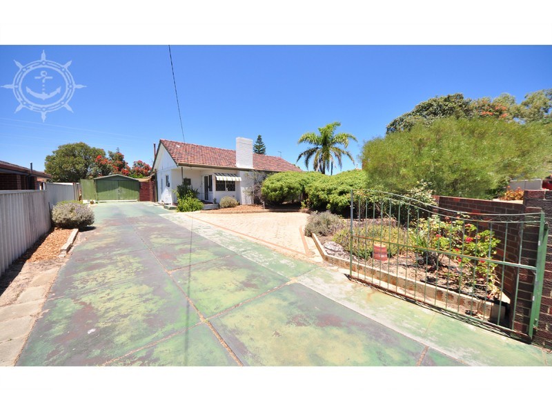 15 Thorsager Street, Coolbellup WA 6163