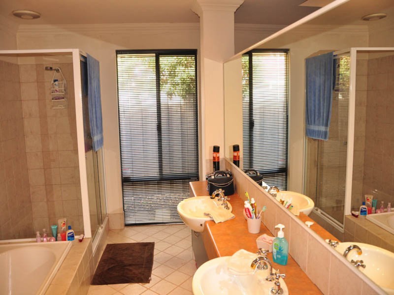 6 Audley Place, Canning Vale WA 6155