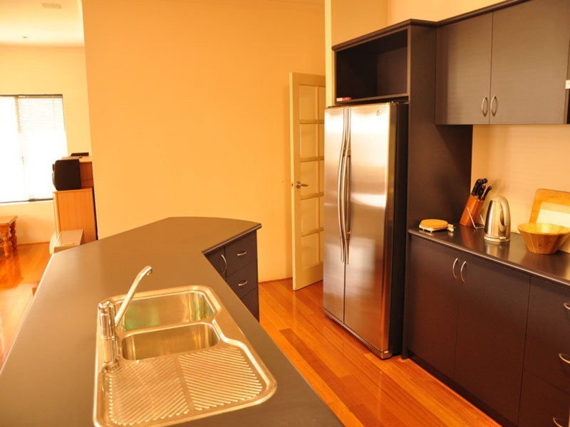 6 Audley Place, Canning Vale WA 6155