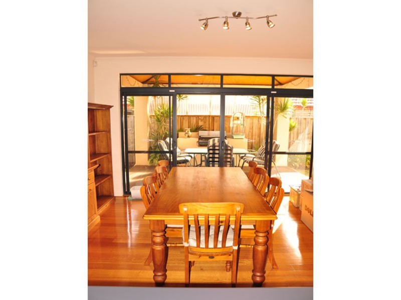 6 Audley Place, Canning Vale WA 6155