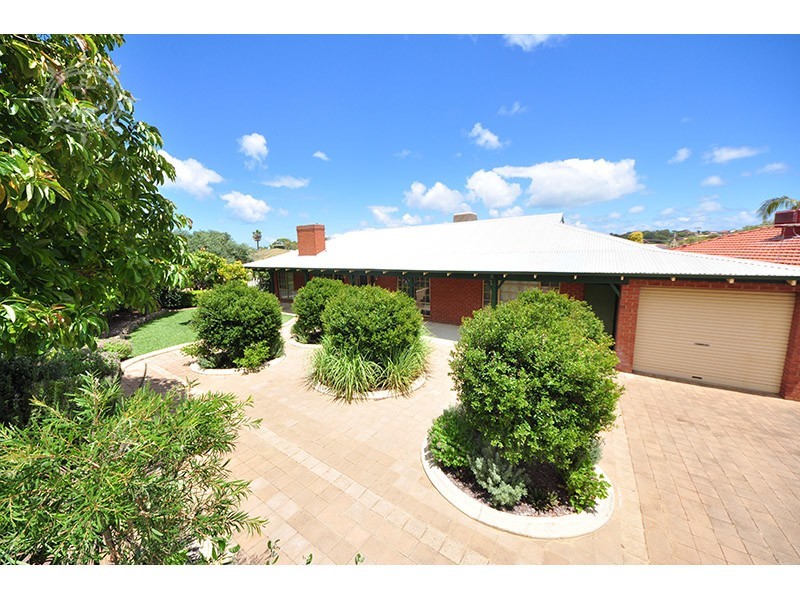 66 Turfan Way, Munster WA 6166