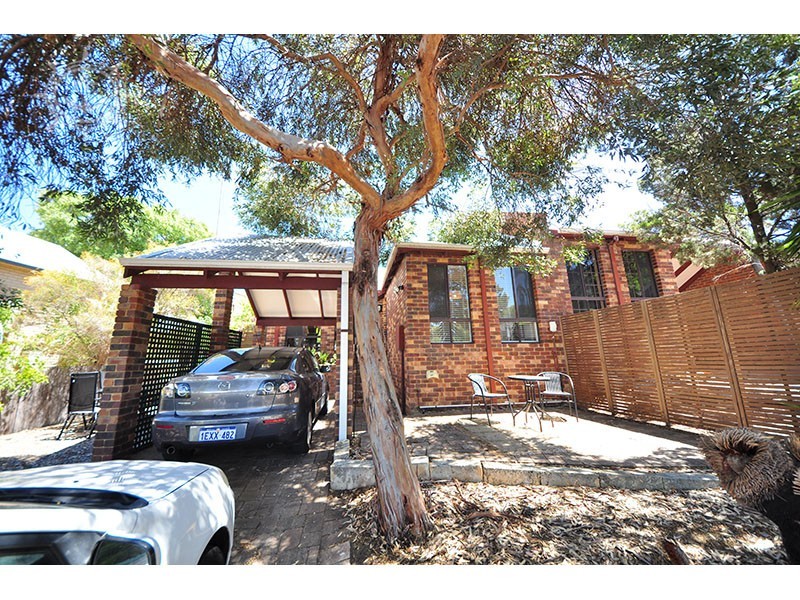 22 Bolton Place, Fremantle WA 6160