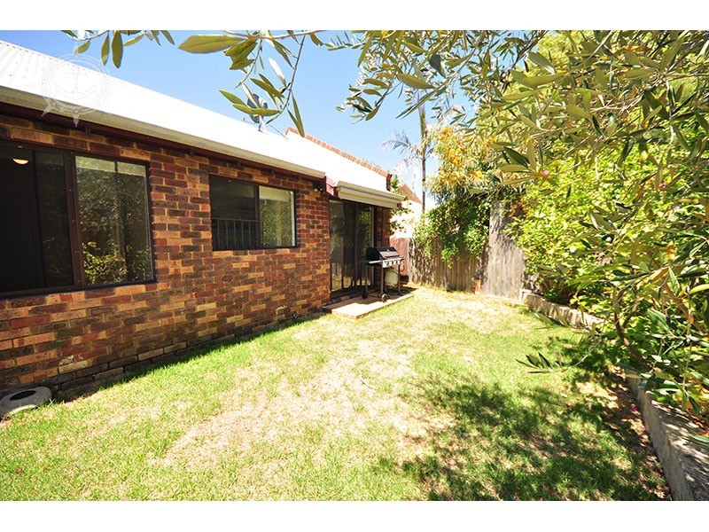 22 Bolton Place, Fremantle WA 6160