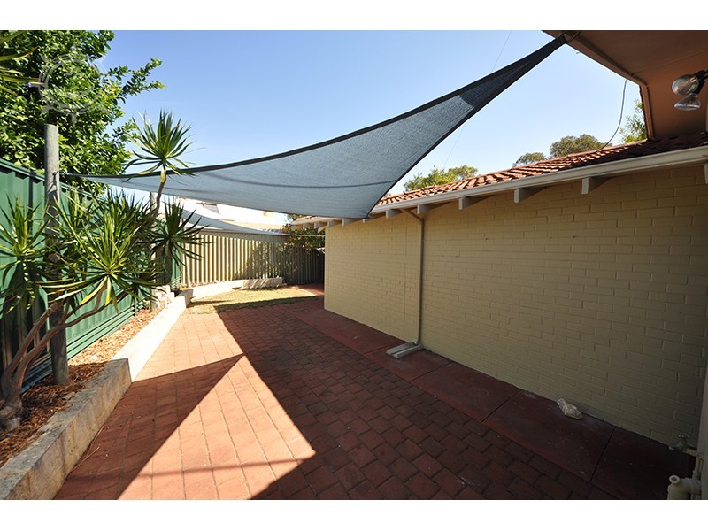 2B Strode Avenue, Hamilton Hill WA 6163