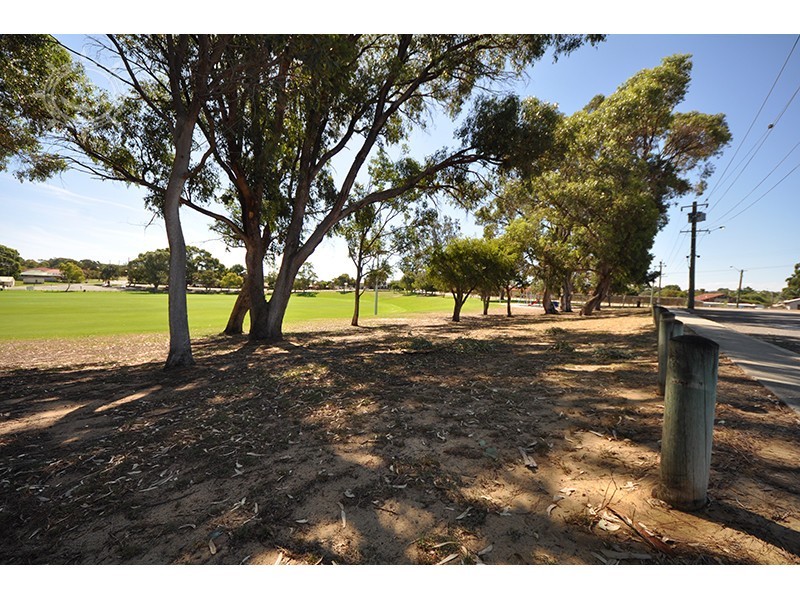 2B Strode Avenue, Hamilton Hill WA 6163